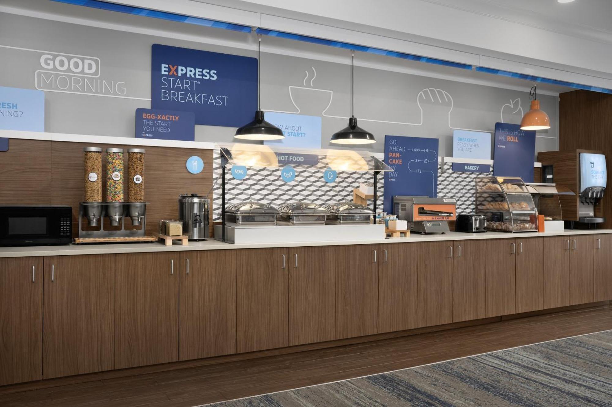 Holiday Inn Express & Suites Alexandria - Fort Belvoir By Ihg Экстерьер фото